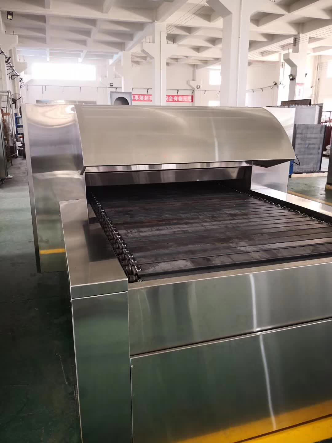 Compact Industrial Tunnel Furnace for Uniform Heating