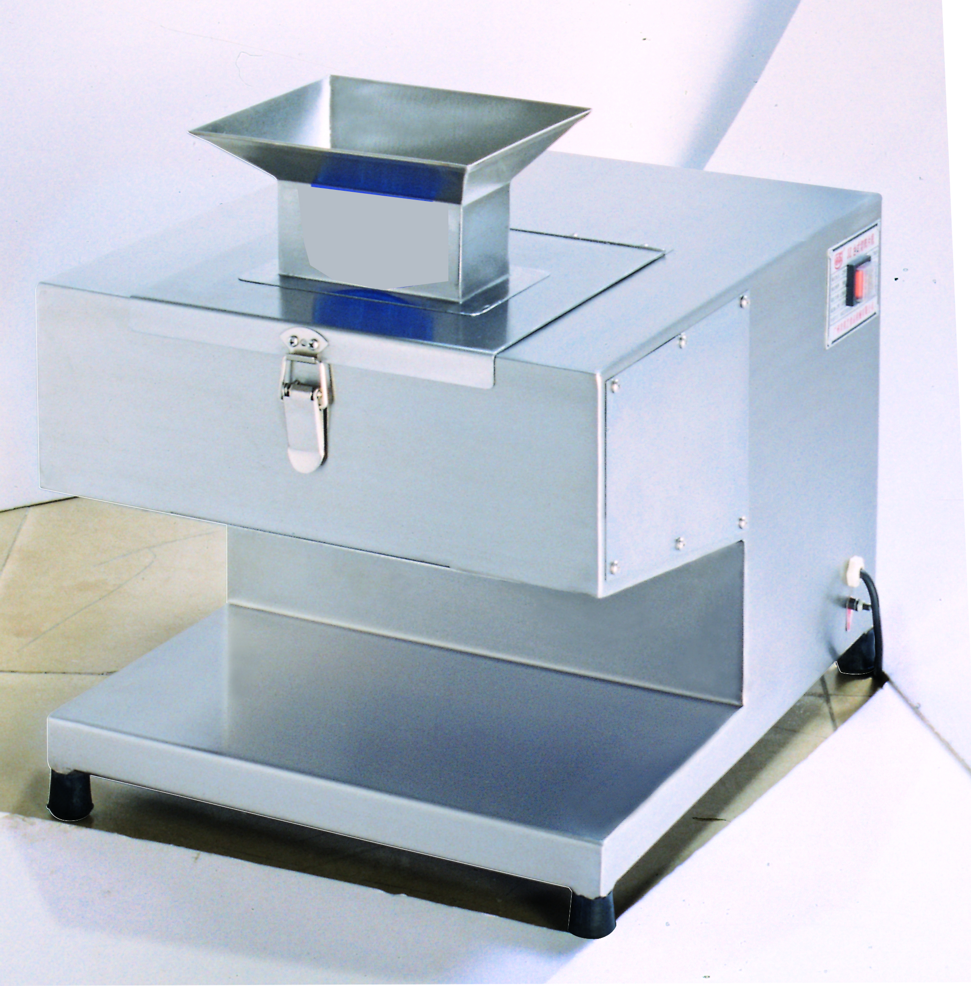 Powerful Meat Grinder 750, Commercial-Grade, Quick Grinding, Safety Features